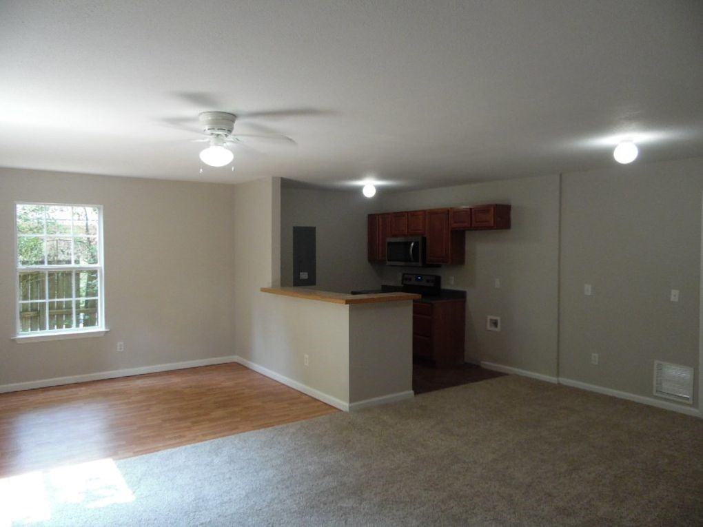 725 W Georgia - Photo 4 of 6