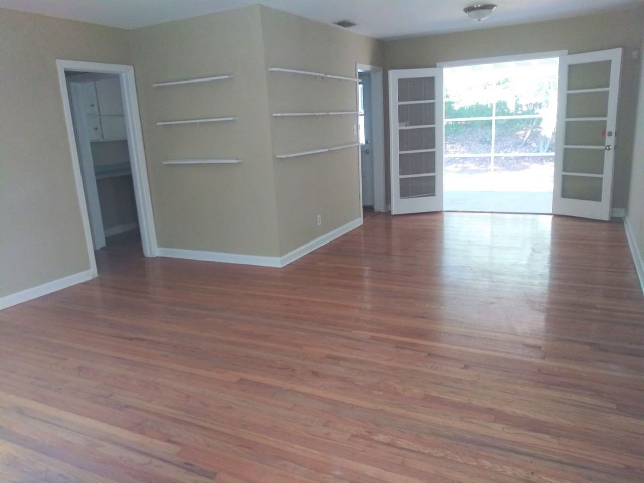 218 Edwards St - Photo 5 of 12