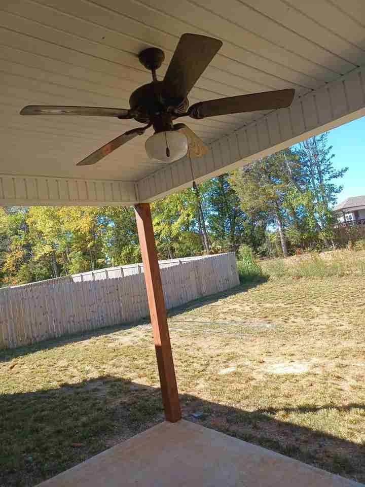 1620 Parkside Dr - Photo 2 of 21