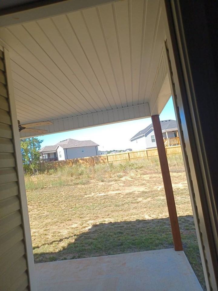 1620 Parkside Dr - Photo 3 of 21