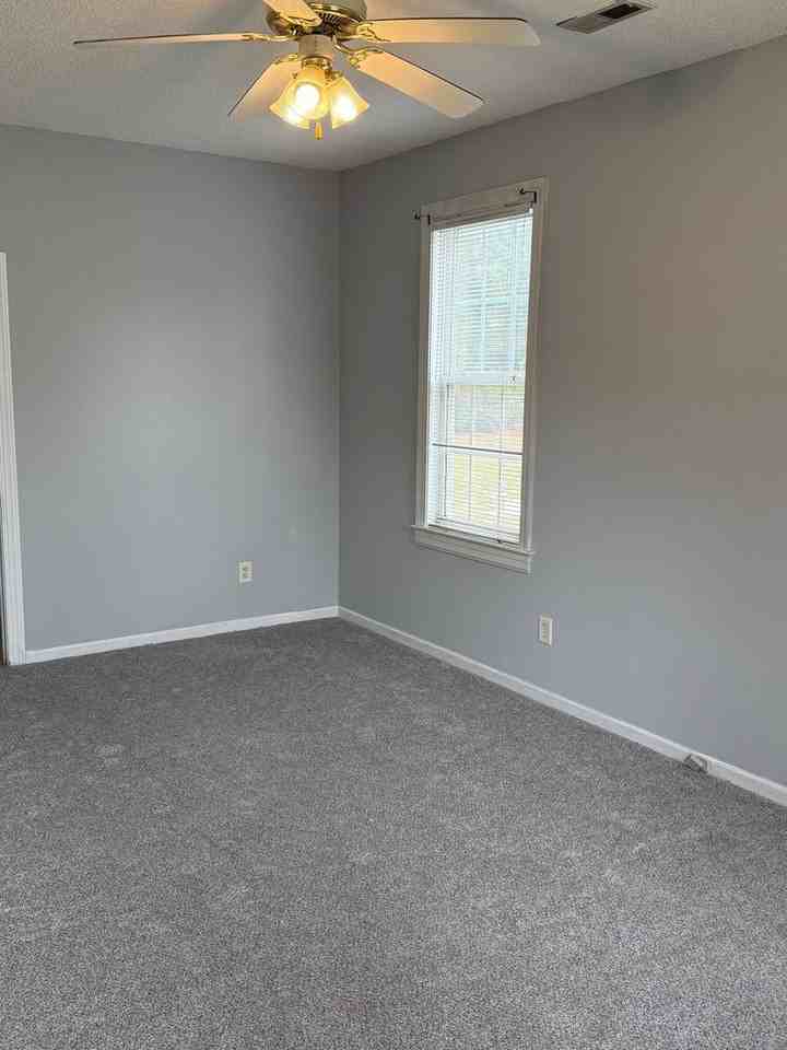 1010 Deerchase Dr - Photo 2 of 7