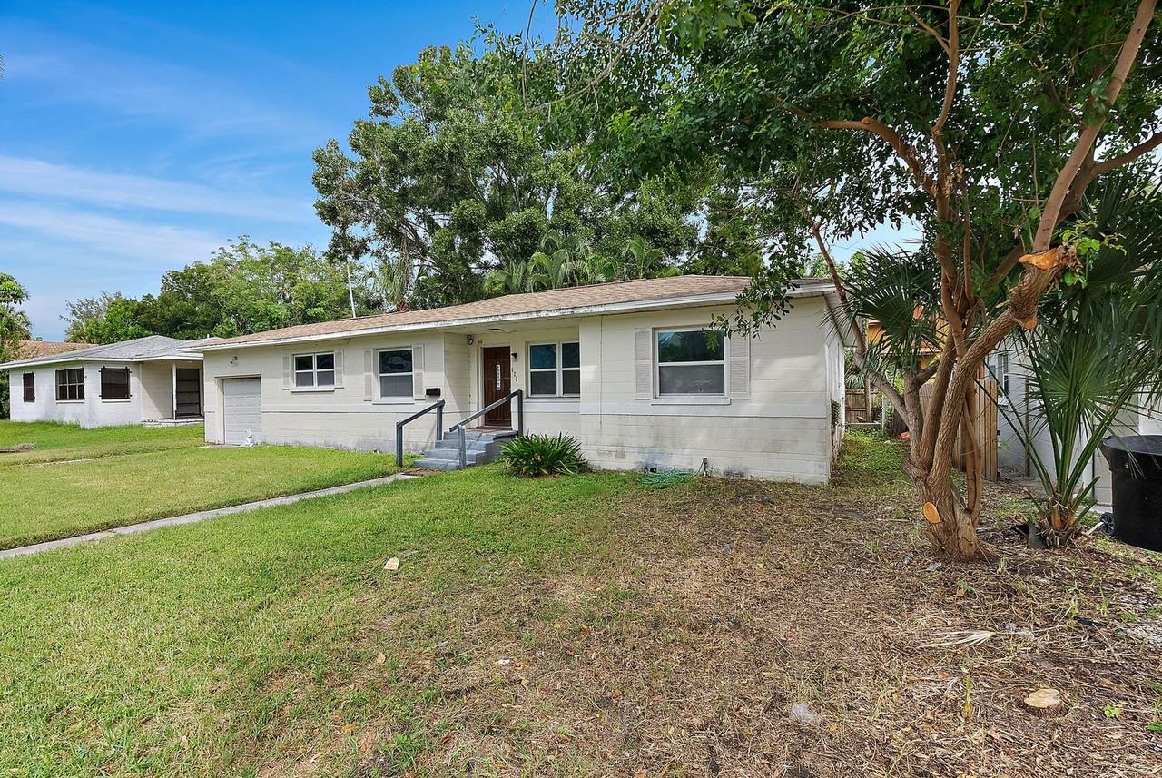 623 37th Ave S - Photo 3 of 25