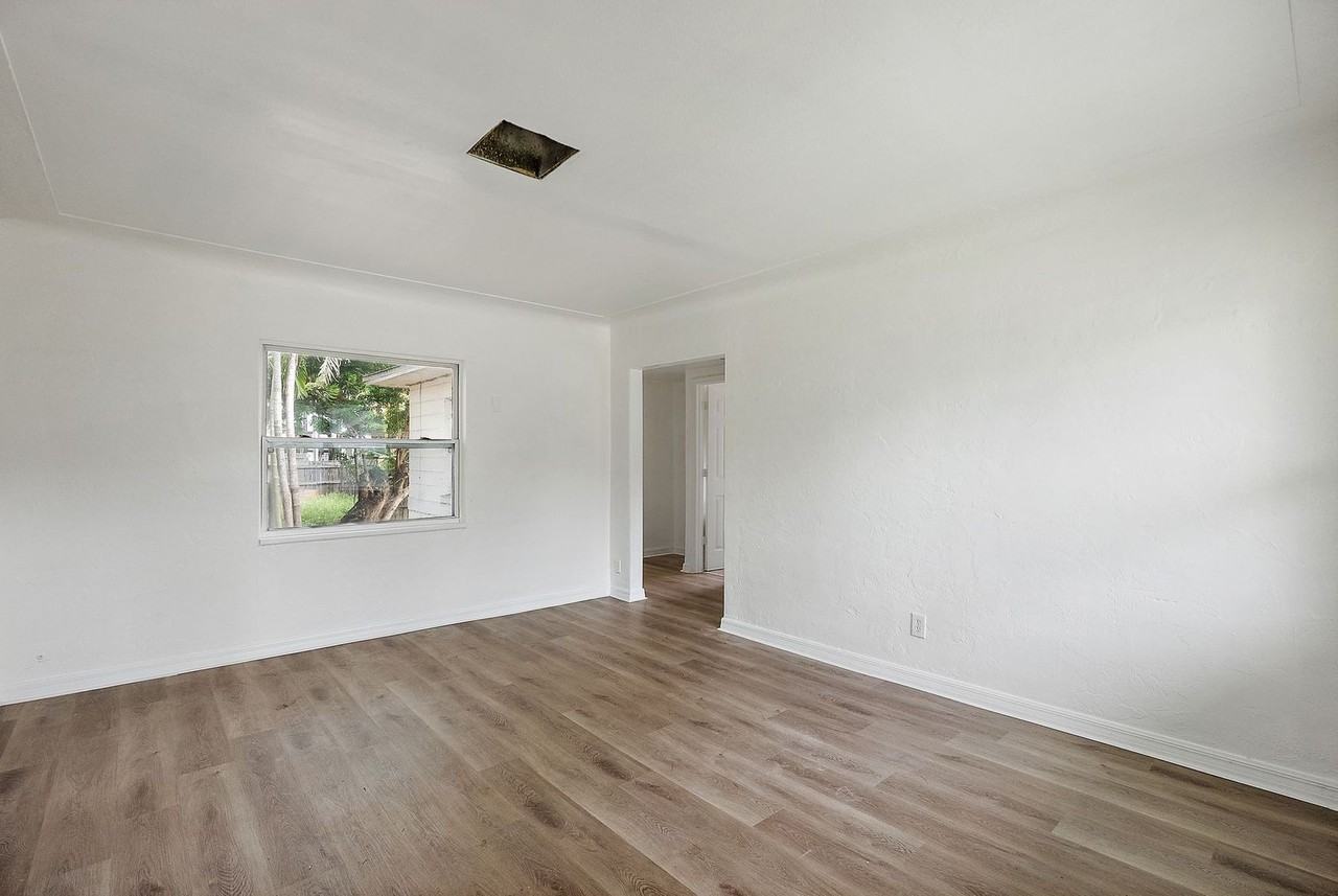 623 37th Ave S - Photo 5 of 25