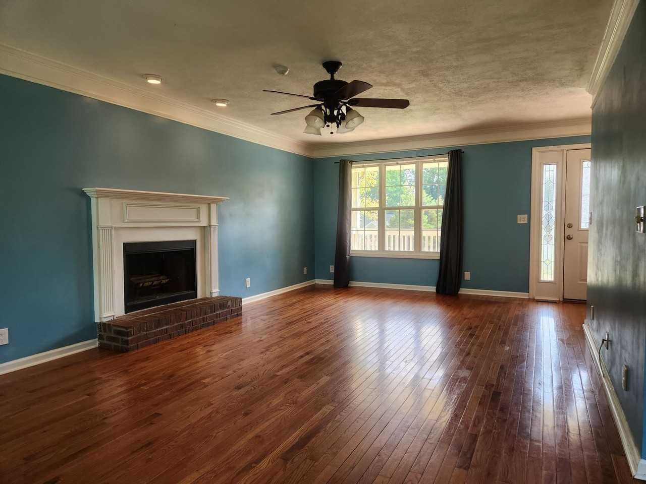 1680 Barrywood Cir E - Photo 3 of 21