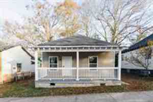 featured image of 211 W Cherry St