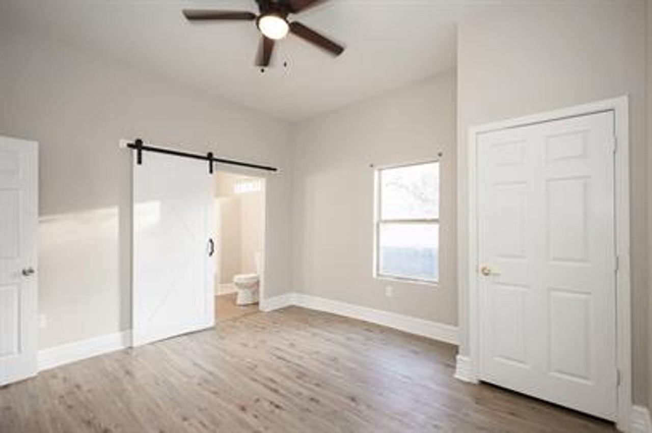 211 W Cherry St - Photo 5 of 36