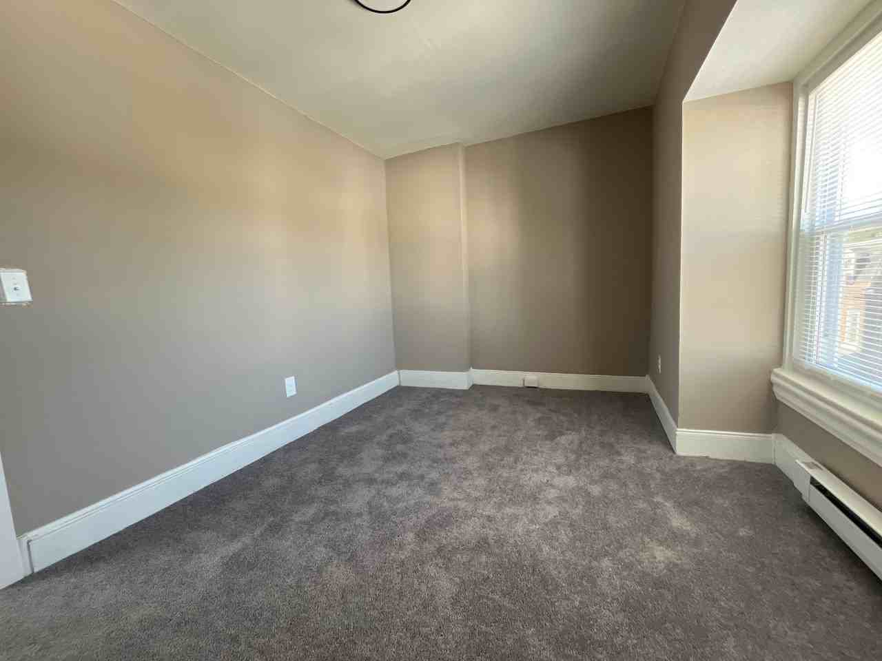 439 North Law Street - Photo 5 of 14