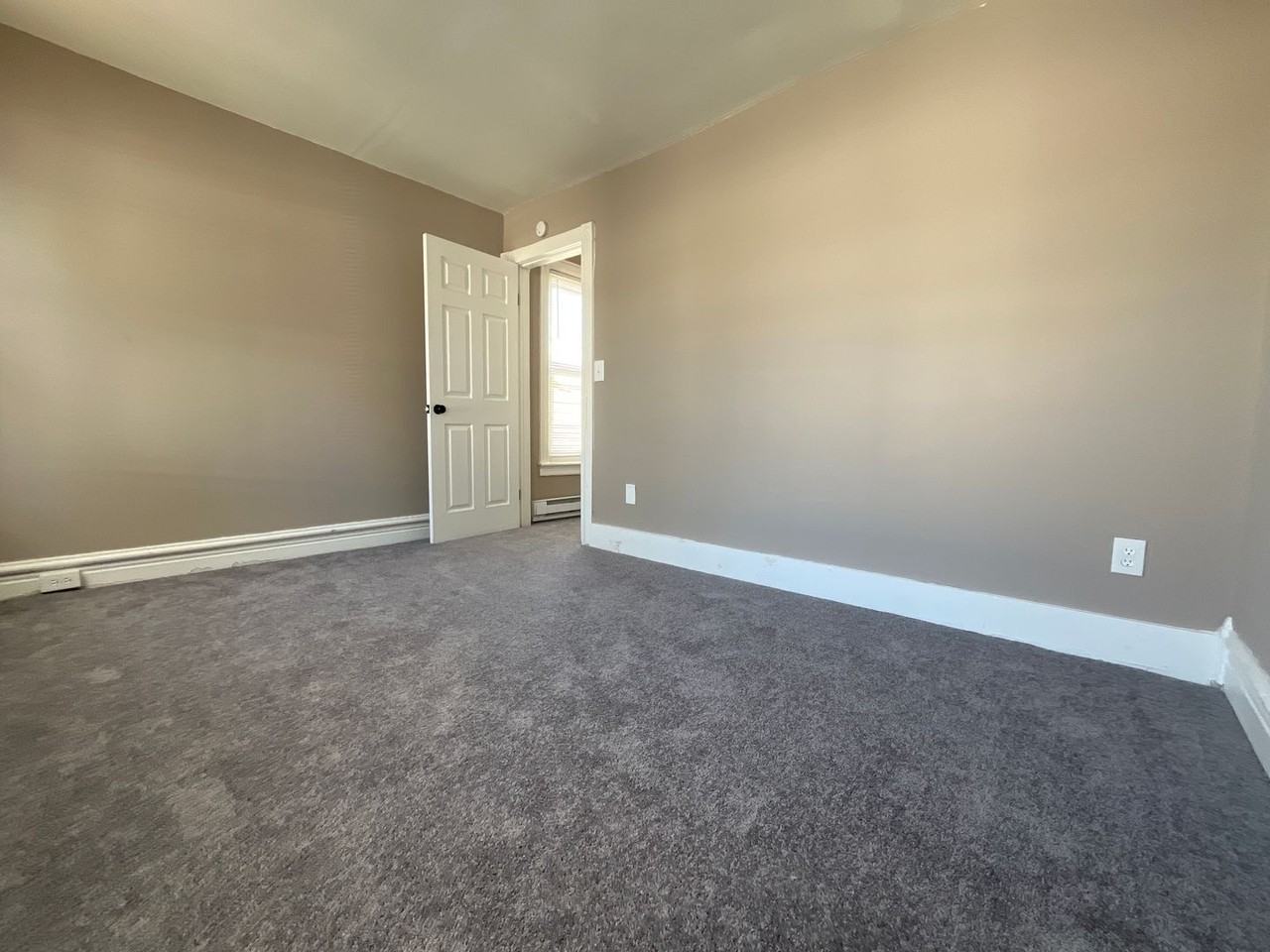 439 North Law Street - Photo 6 of 14