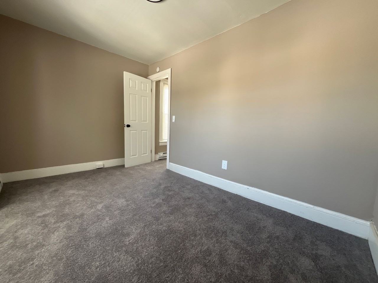 439 North Law Street - Photo 7 of 14