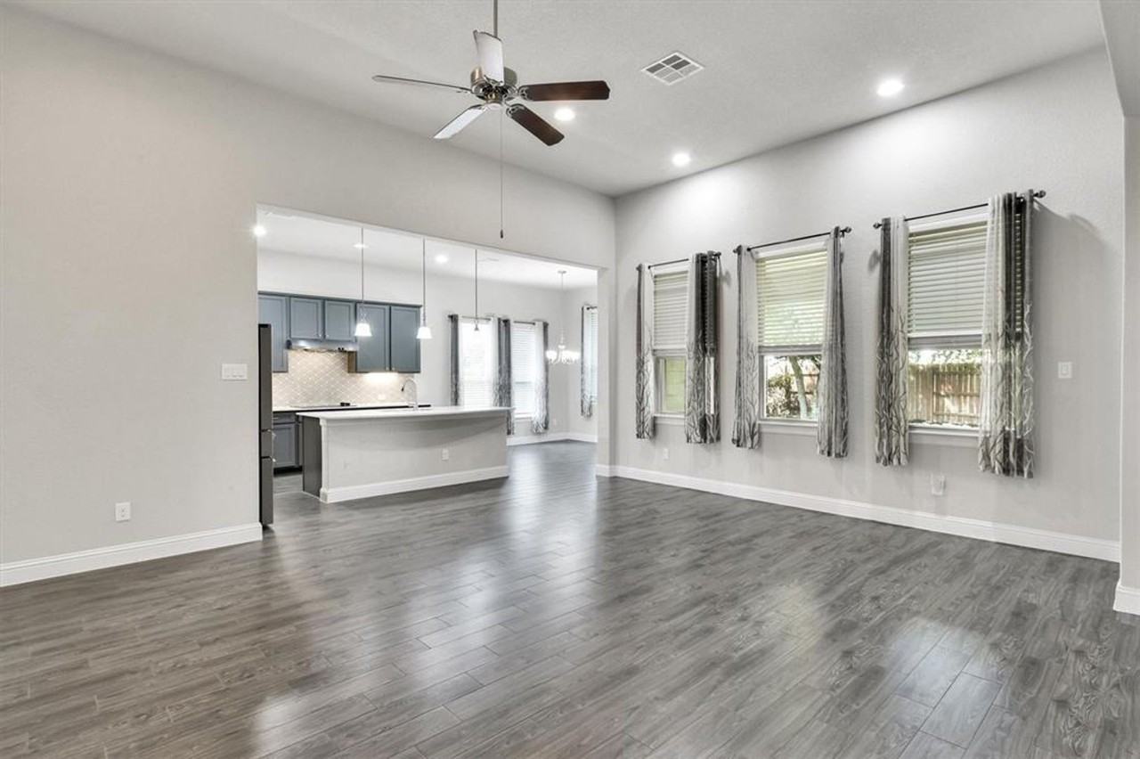 1405 Highland Ridge Road - Photo 3 of 7