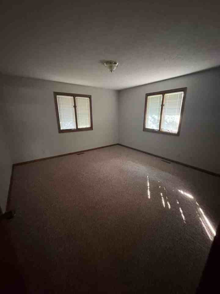24159 Evergreen Ct - Photo 2 of 9
