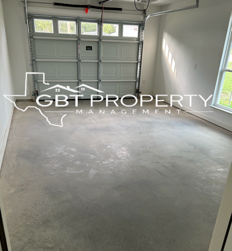 383 E Burleson Ave - Photo 4 of 10