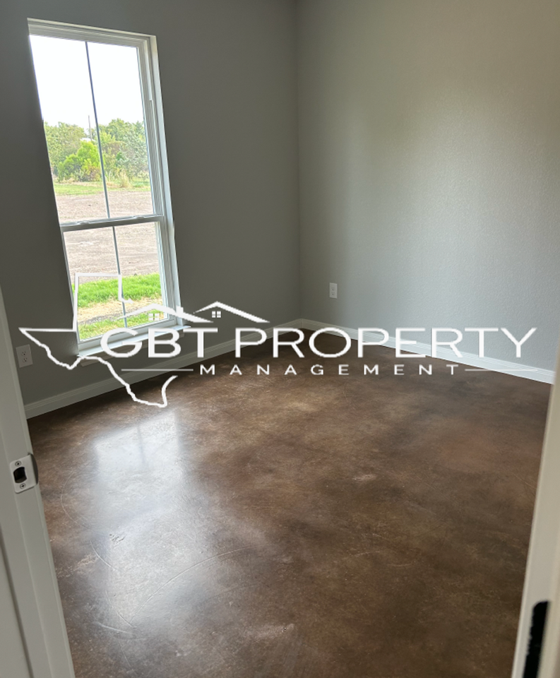 385 E Burleson Ave - Photo 4 of 7