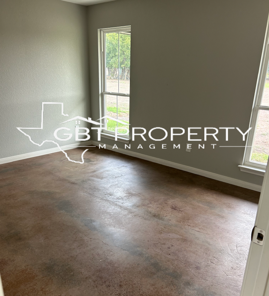 389 E Burleson Ave - Photo 5 of 5