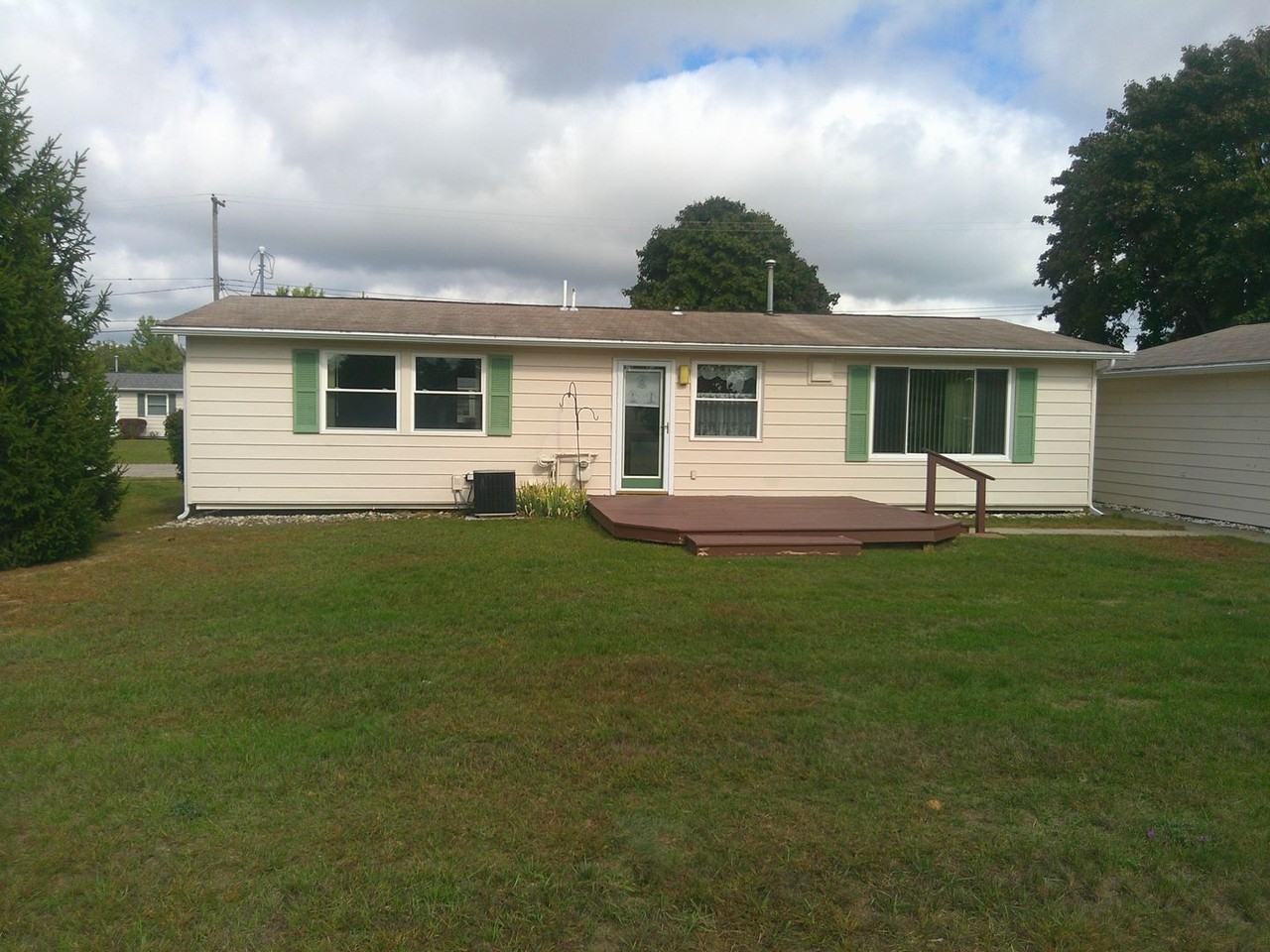 10123 Virginia St - Photo 3 of 14