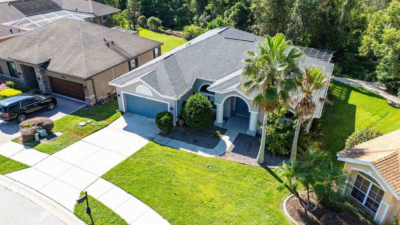 12306 Woodlands Cir - Photo 2 of 17