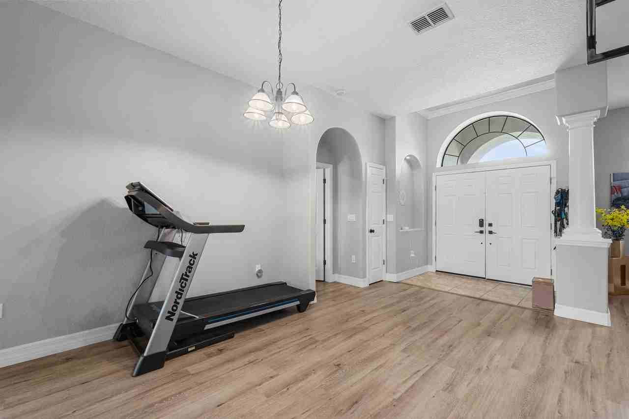 12306 Woodlands Cir - Photo 3 of 17