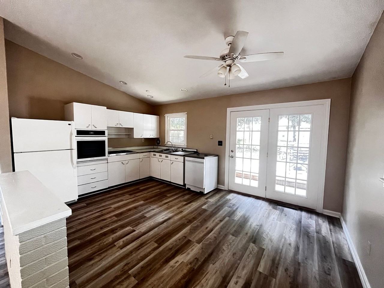 4017 Hillbrook Drive - Photo 4 of 17