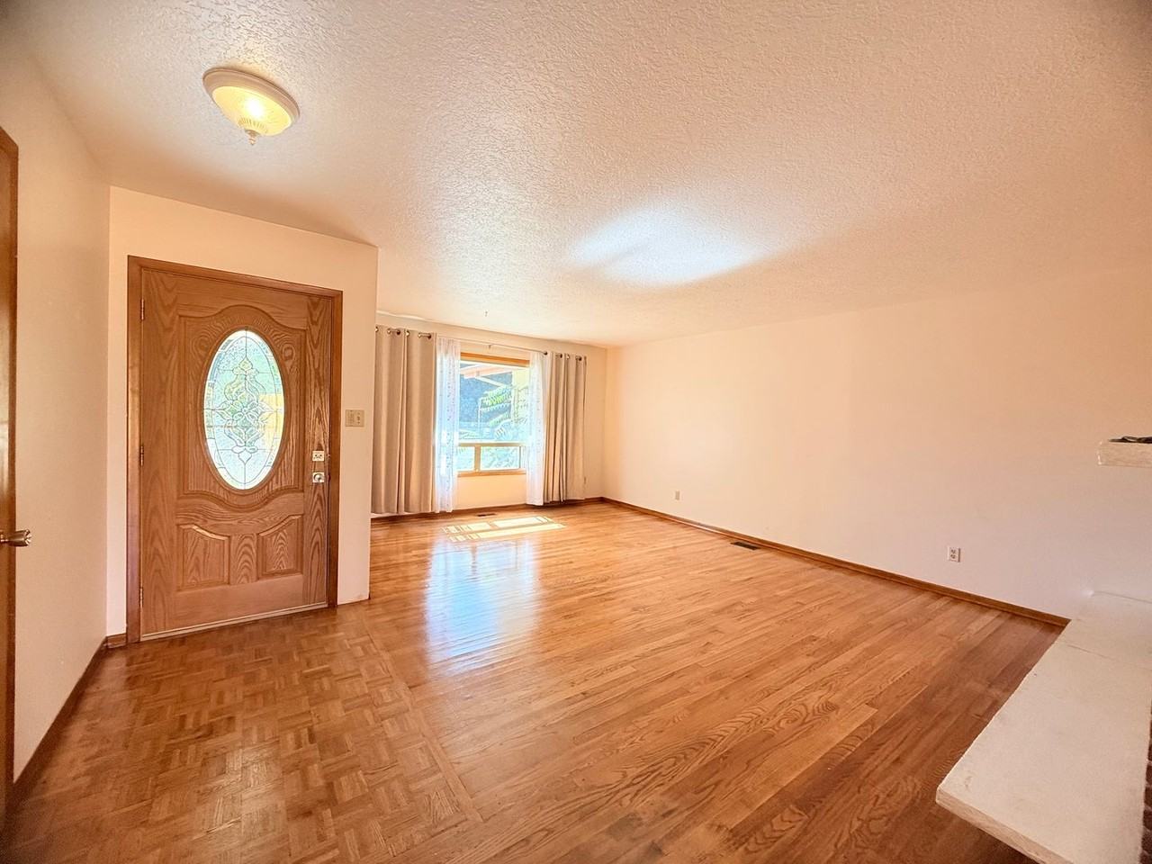 9585 Sw Murdock St - Photo 3 of 24