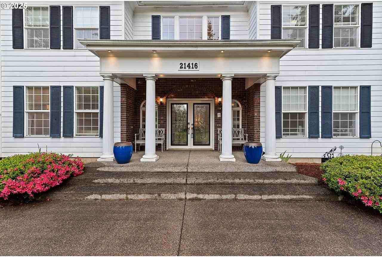 21416 Ne 63rd St - Photo 3 of 14