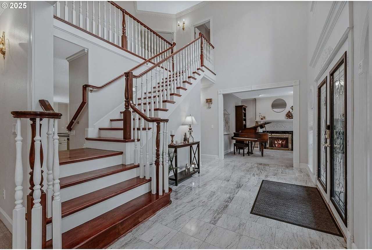 21416 Ne 63rd St - Photo 7 of 14