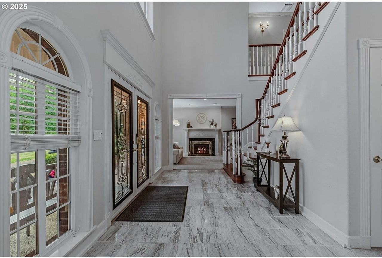 21416 Ne 63rd St - Photo 5 of 14