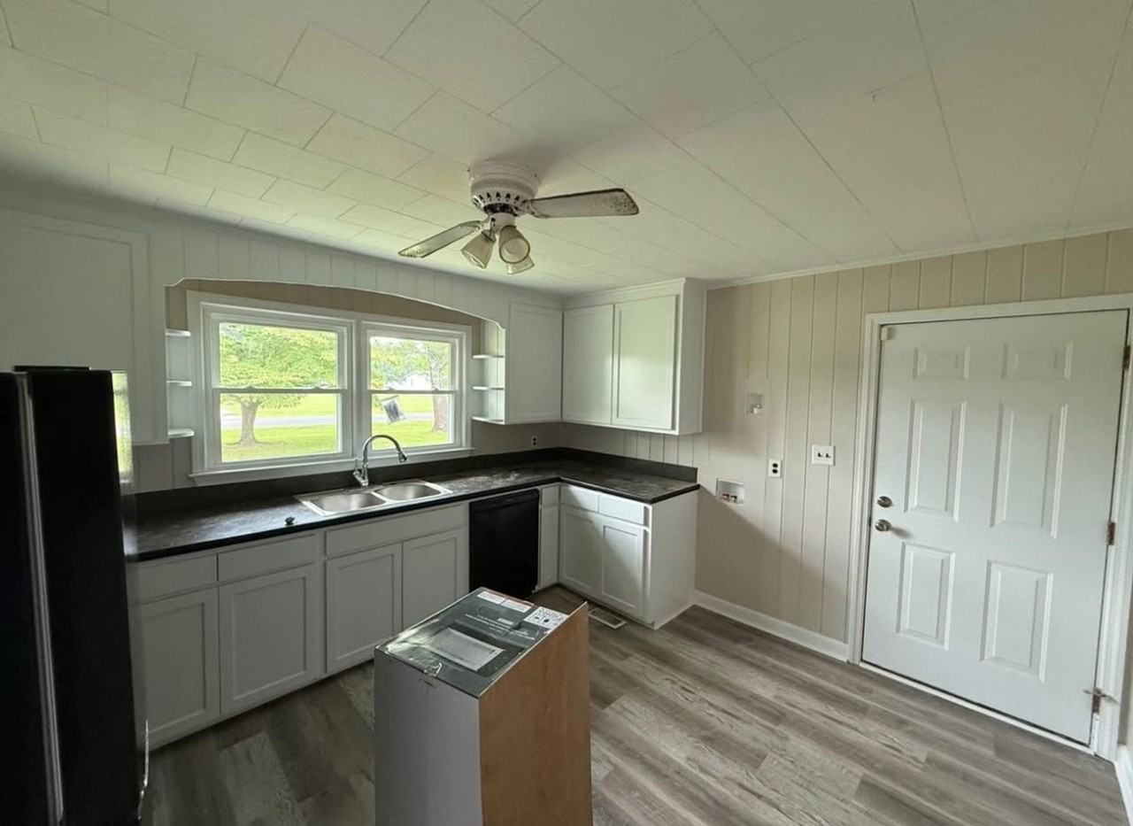 6166 Sandy Creek Rd - Photo 3 of 11