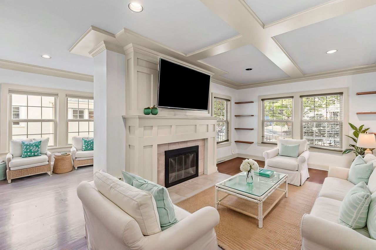 7409 Jarboe St - Photo 2 of 36