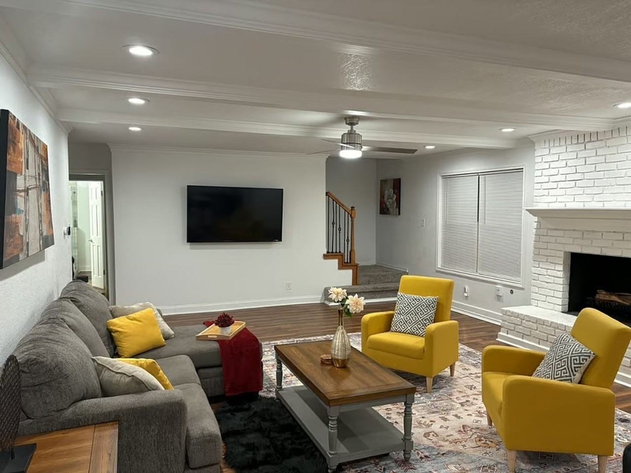 17211 Rolling Creek Dr - Photo 4 of 15