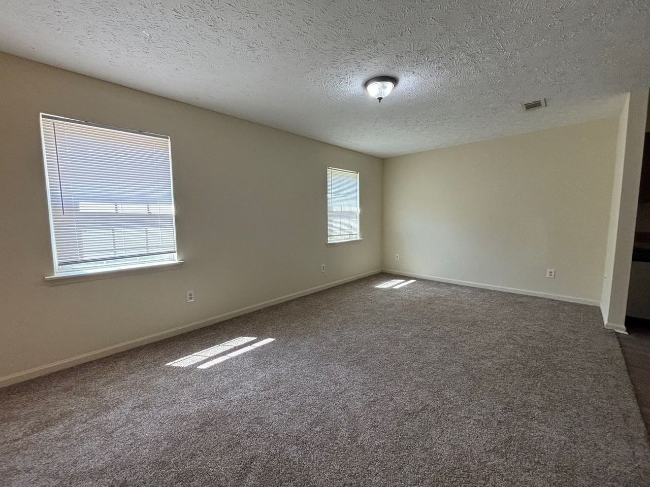 958 Pleasant Ave - Photo 3 of 11
