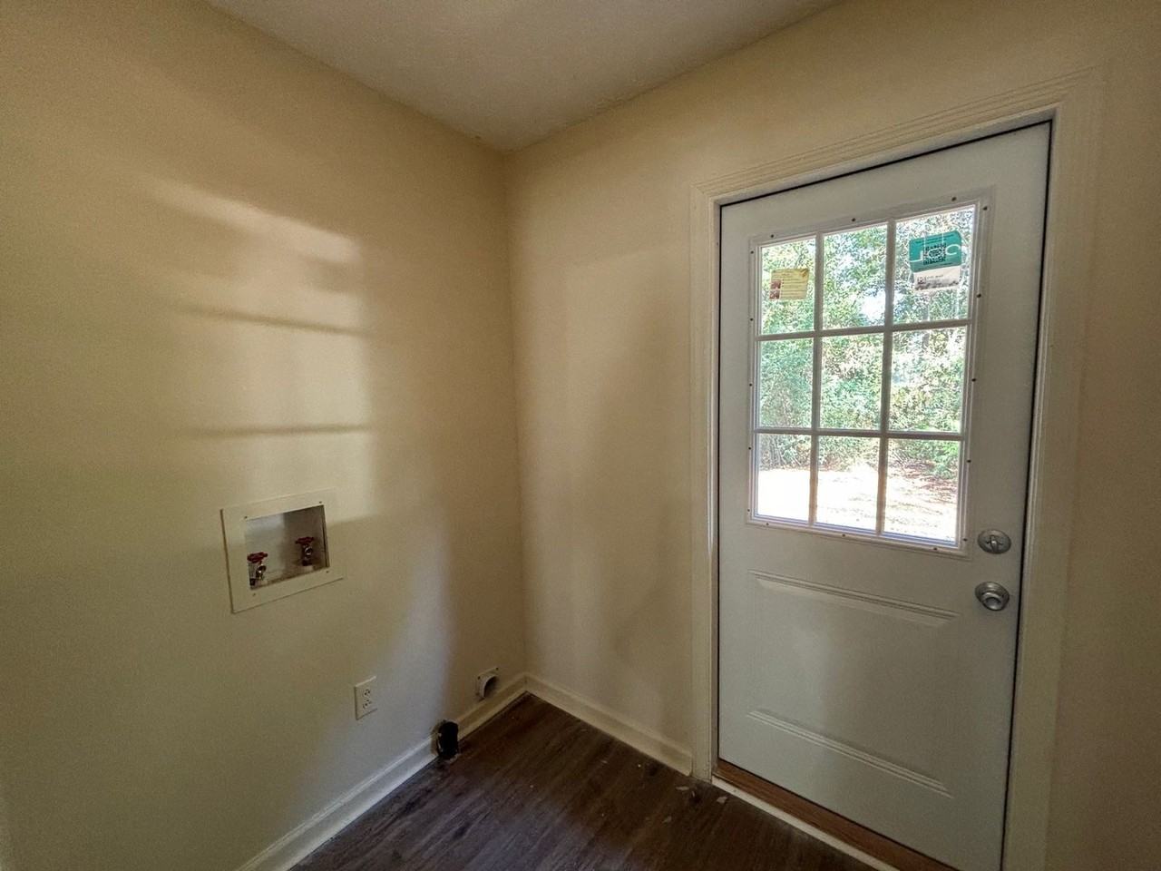 958 Pleasant Ave - Photo 5 of 11