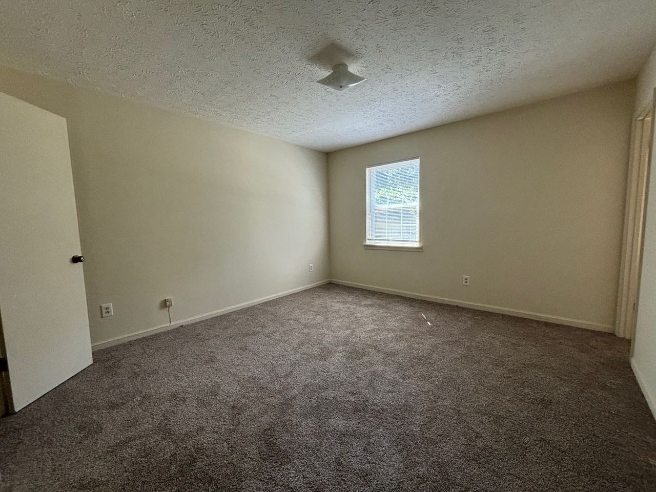 958 Pleasant Ave - Photo 7 of 11