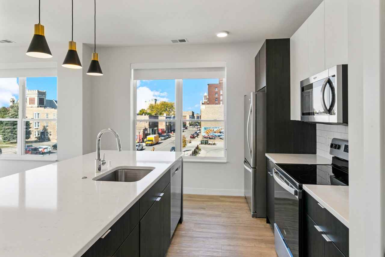 5945 6th Avenue #307 - Photo 3 of 39