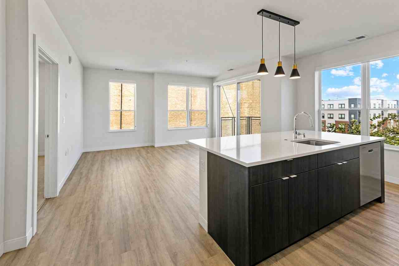 5945 6th Ave #419 - Photo 4 of 39