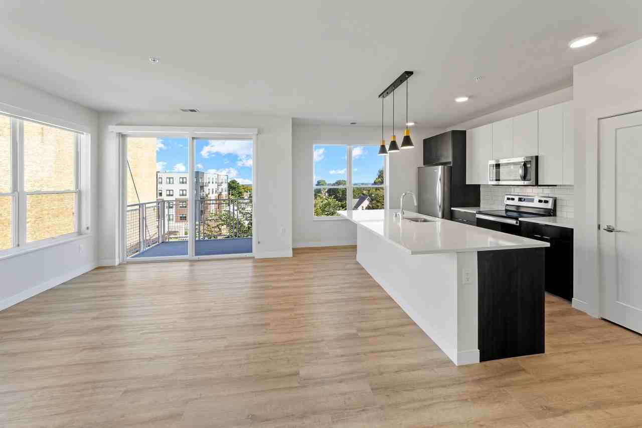 5945 6th Ave #419 - Photo 5 of 39