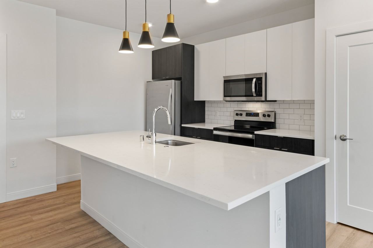 5945 6th Avenue #208 - Photo 2 of 35