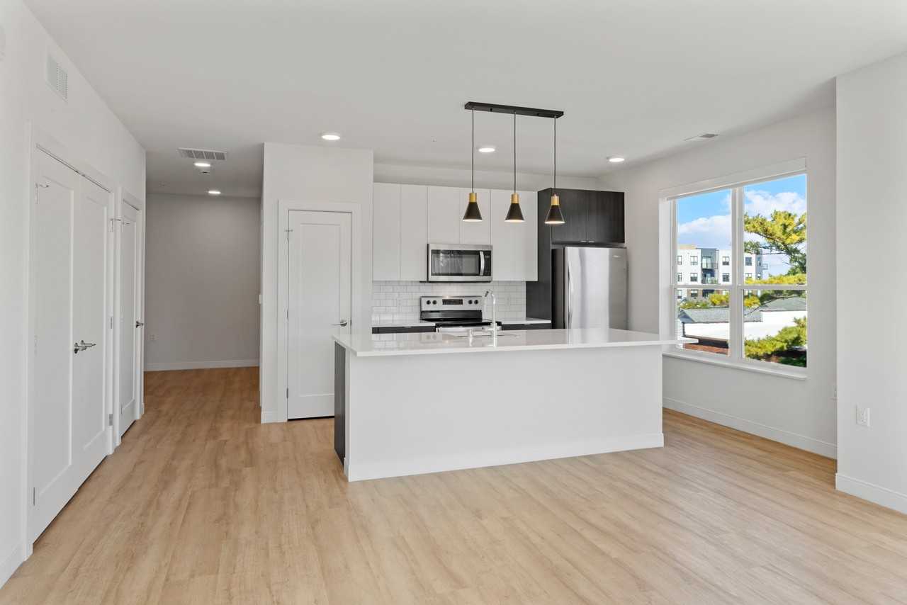 5945 6th Avenue #211 - Photo 3 of 36