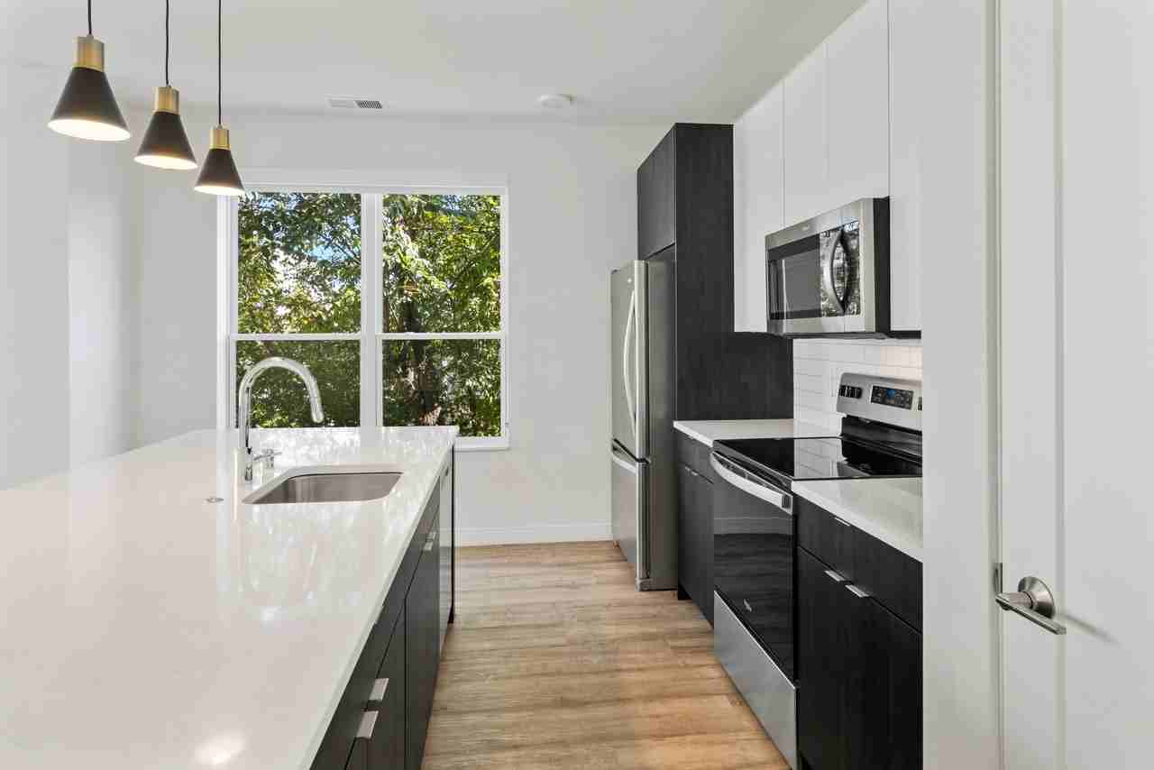 5945 6th Avenue #219 - Photo 3 of 36