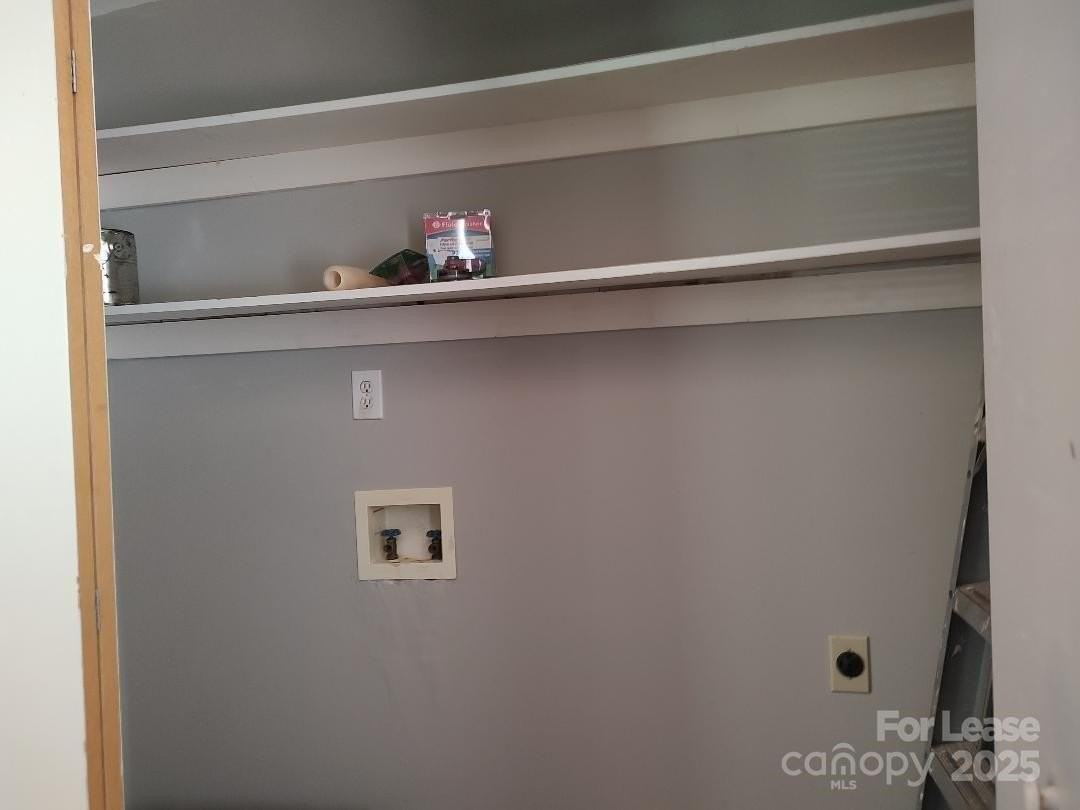 322 Hartford Ave - Photo 7 of 9