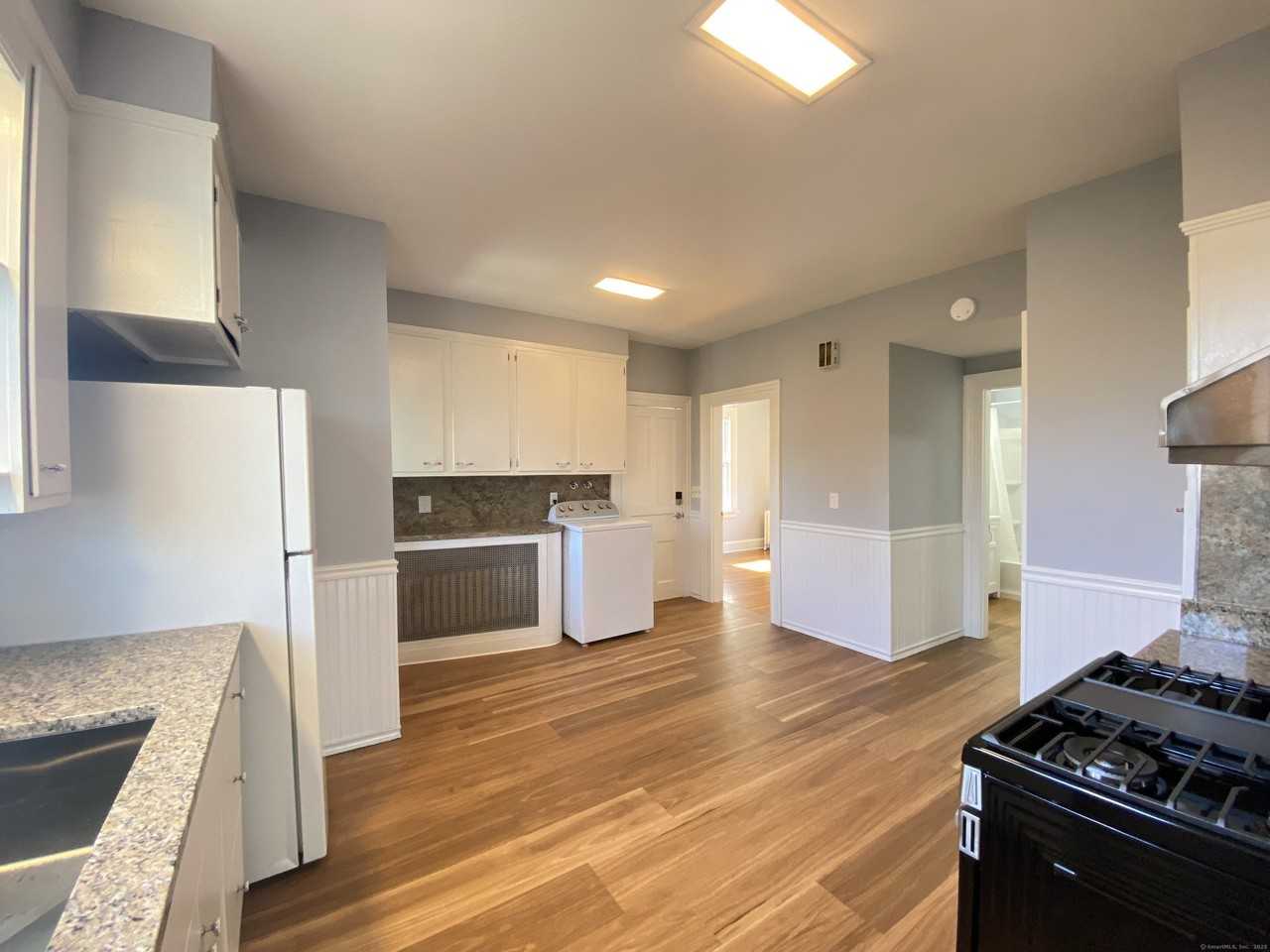 171 Albert St #2ndFL - Photo 6 of 14