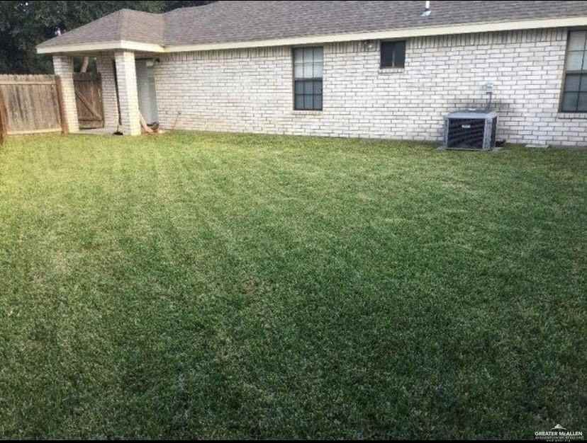 1900 Summer Breeze St - Photo 3 of 9