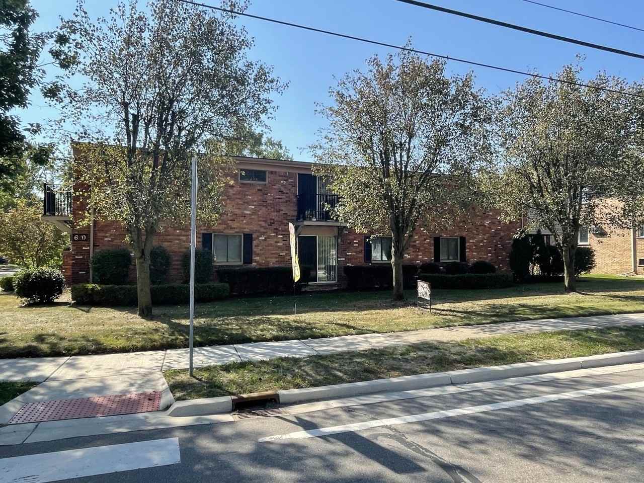 620 E Lincoln Ave Apt 8 #8 - Photo 2 of 14