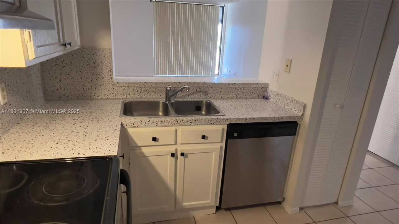 12219 Sw 14th Ln #2405 - Photo 3 of 27