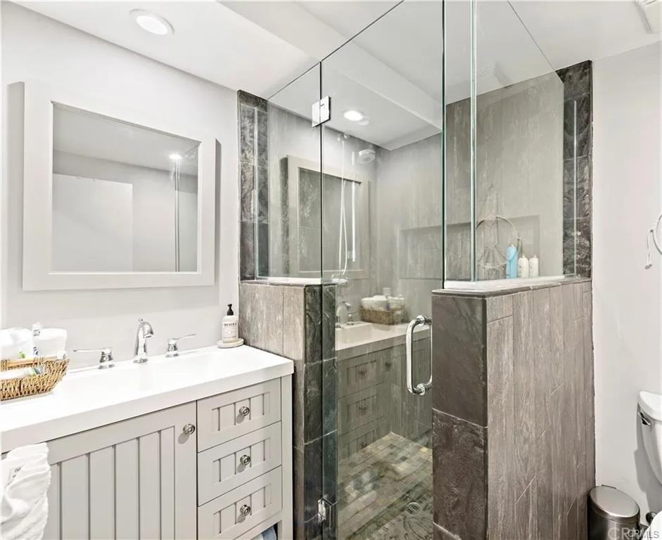 1003 Grove Pl - Photo 2 of 8