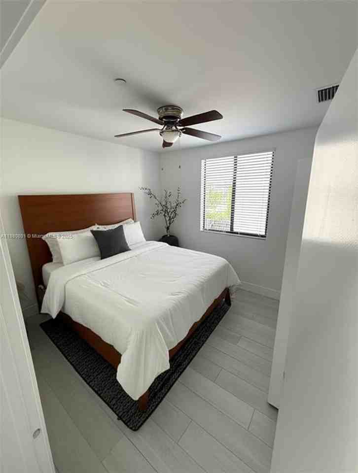 1091 E 17th St #303 - Photo 7 of 8