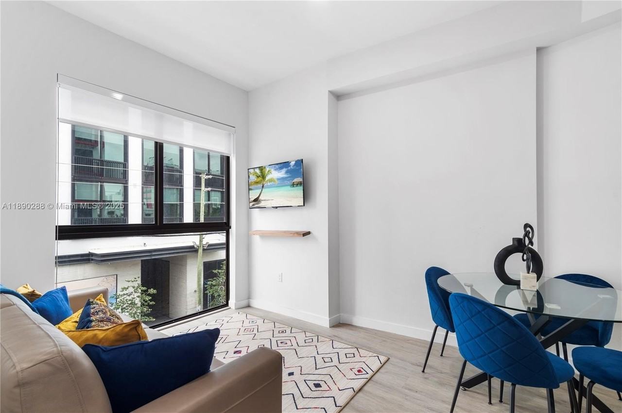 136 Nw 26th St #207 - Photo 3 of 25