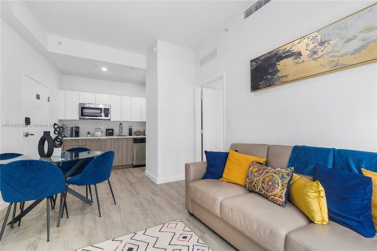 136 Nw 26th St #207 - Photo 5 of 25