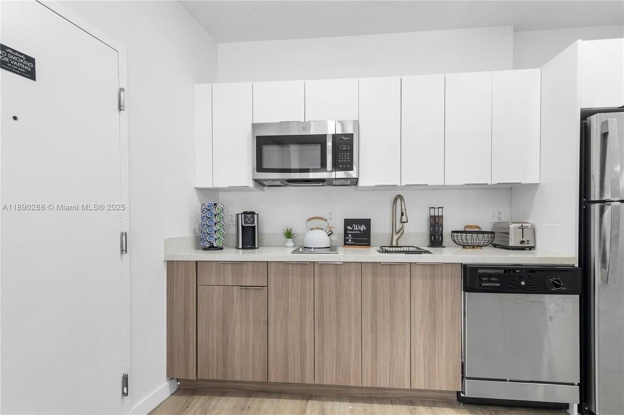 136 Nw 26th St #207 - Photo 7 of 25