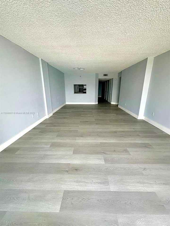 20840 San Simeon Way #305 - Photo 4 of 19