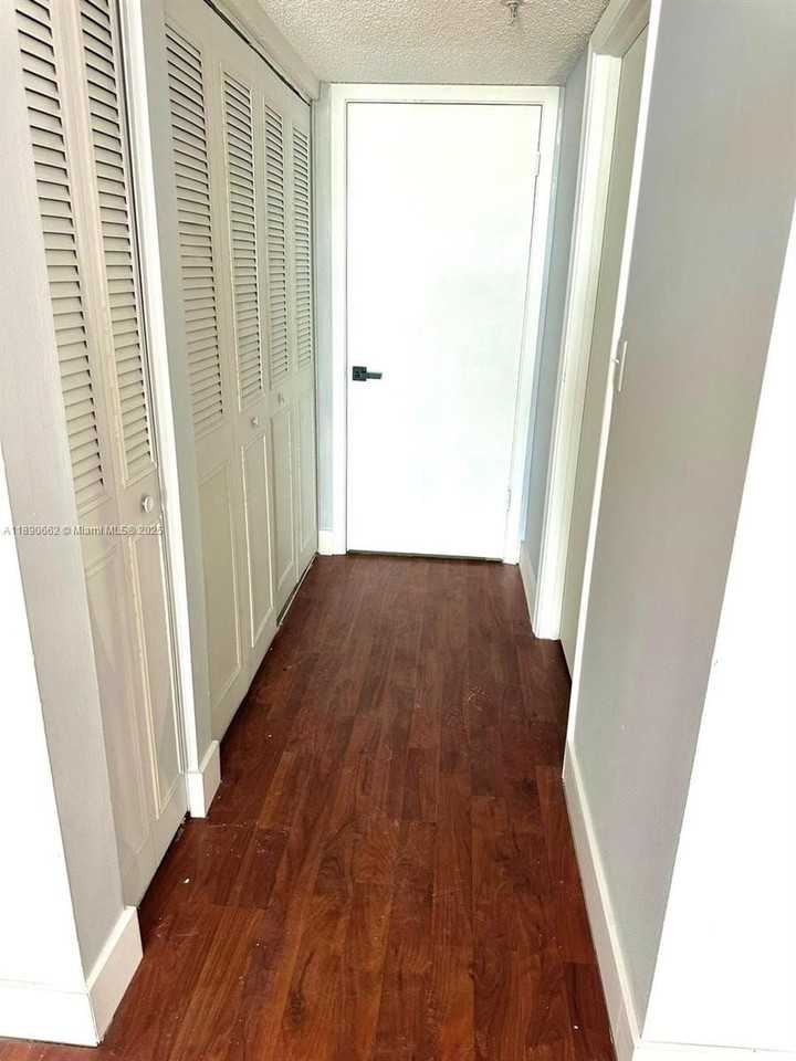 20840 San Simeon Way #305 - Photo 6 of 19